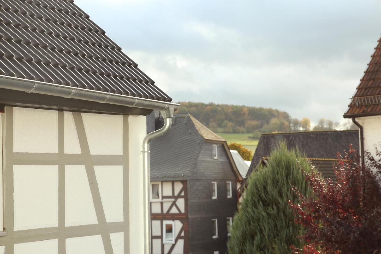 Im Fachwerk - Wohlfuehlen, Entspannen & Wandern Im Gruenen Gladenbach Esterno foto
